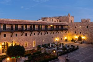 Paradores quiere acabar 2026 con el 60% de su red renovada