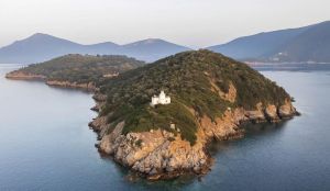 Engel & Völkers pone a la venta una isla privada de 24 hectáreas en Grecia