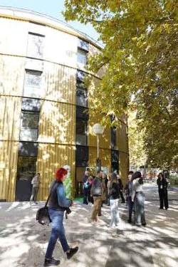 Resa inaugura una residencia de 224 plazas en Vitoria