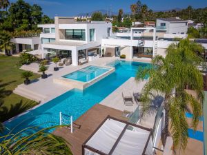 Kretz Family comercializa una villa de 14,5 millones de euros en Estepona